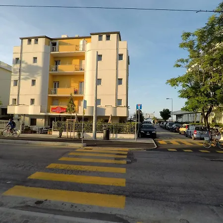 Imperiale - Fronte Mare Hotell 2*