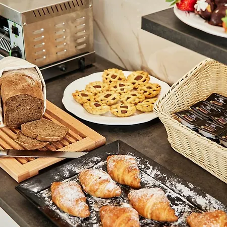 Imperiale - Fronte Mare ホテル 2*